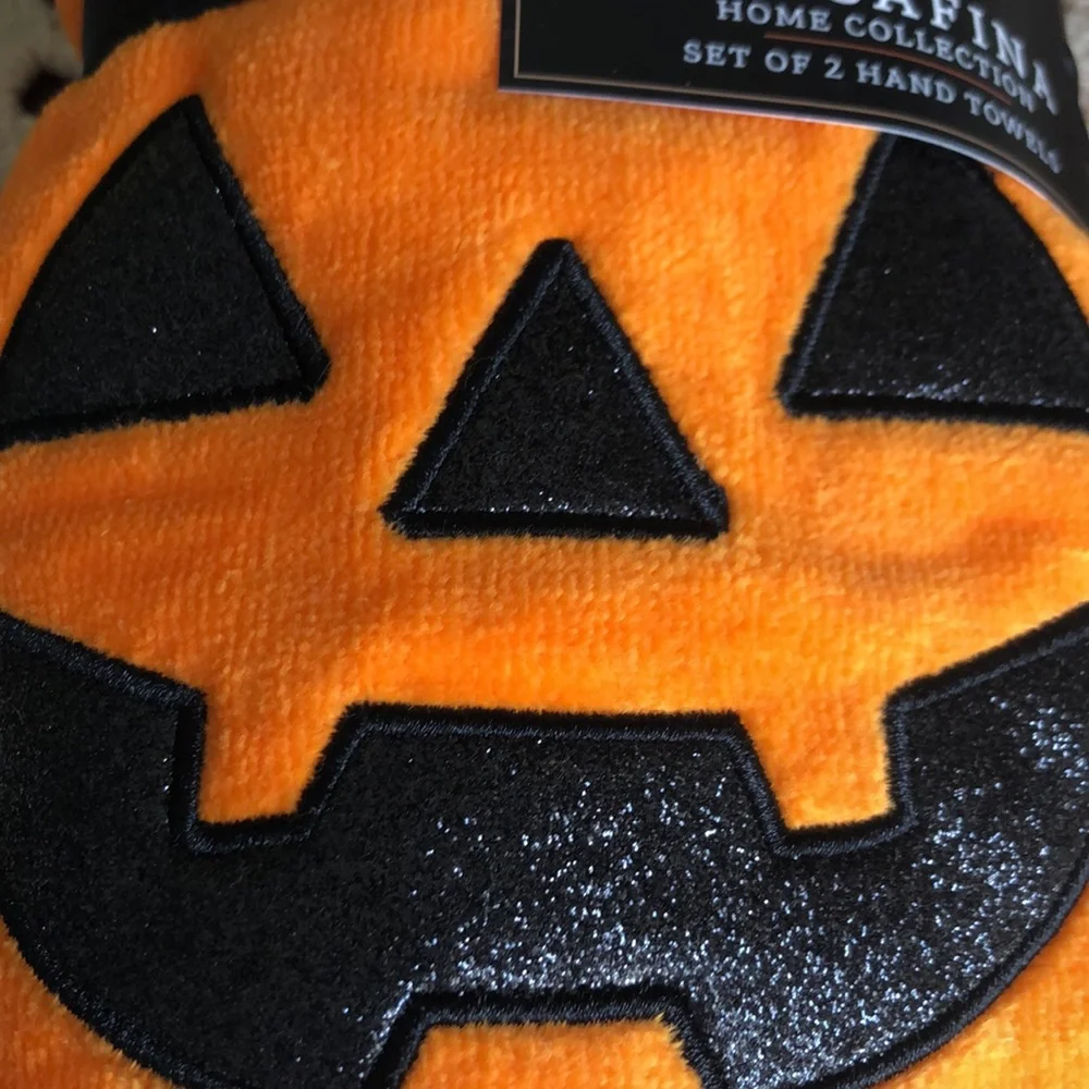 Kassafina Halloween Pumpkin Hand Towel - Orange & Black